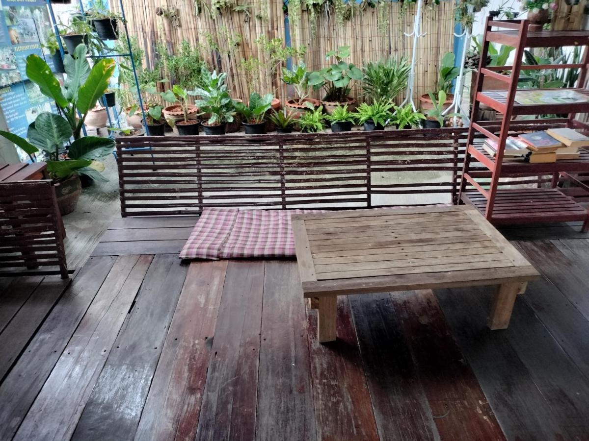 Canaan Guesthouse Kanchanaburi Exterior foto